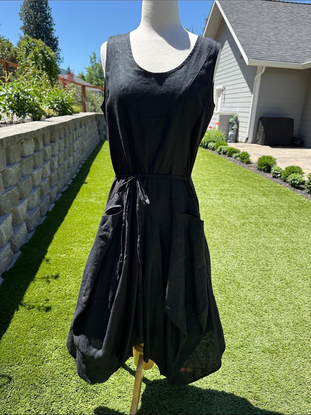 Sleeveless Black Linen Dress